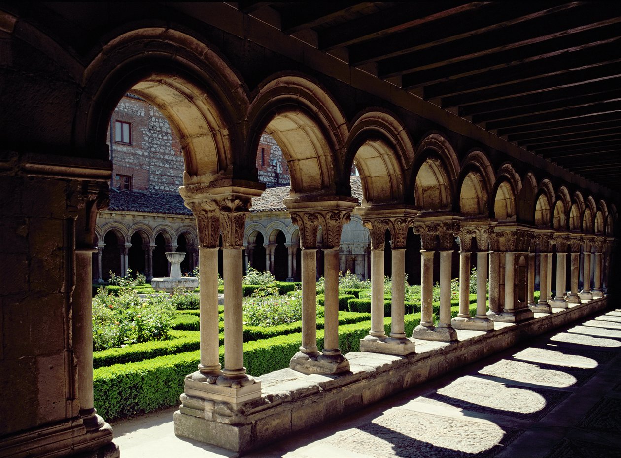 Il chiostro, centro nascosto del monastero