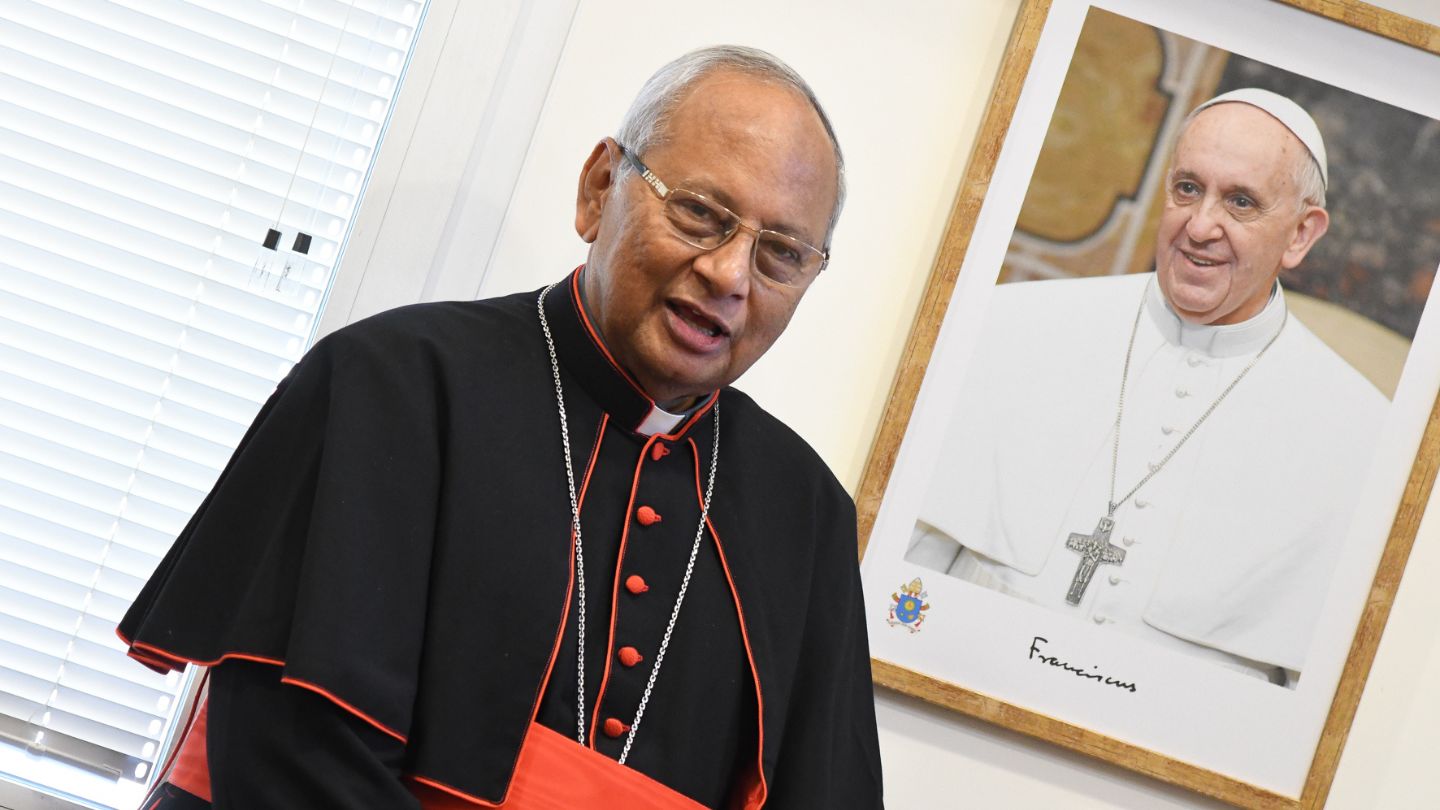 Sri Lanka. Il cardinale Ranjith: "No alle ragazzine sugli altari!"