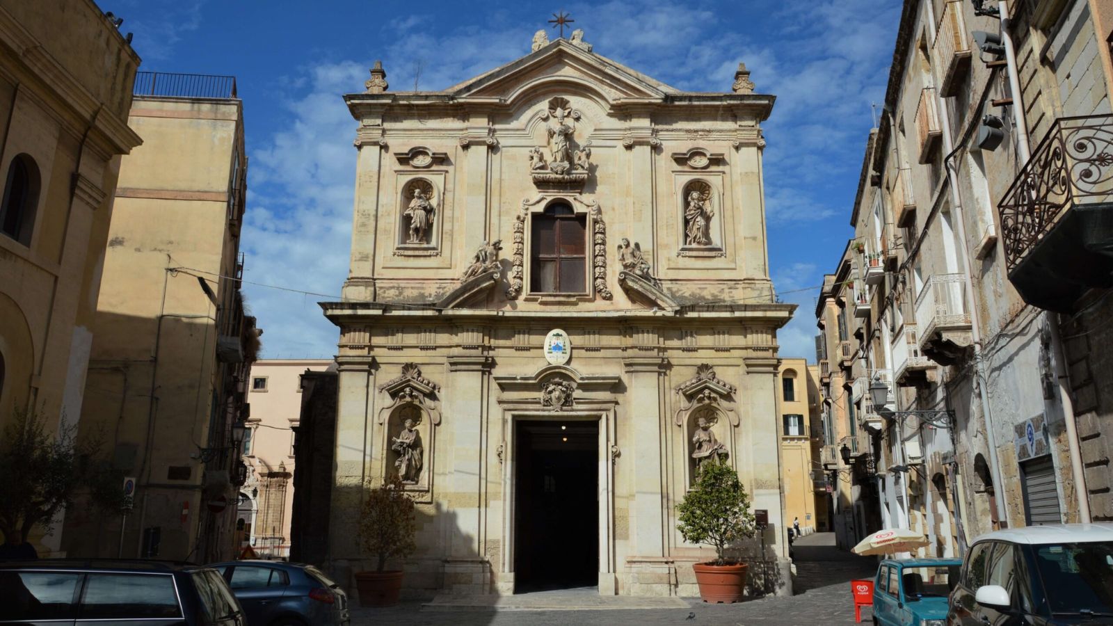 Taranto. Per il Giubileo l'Arcivescovo Ciro Miniero: «Ai sacerdoti dico ritornate in confessionale»