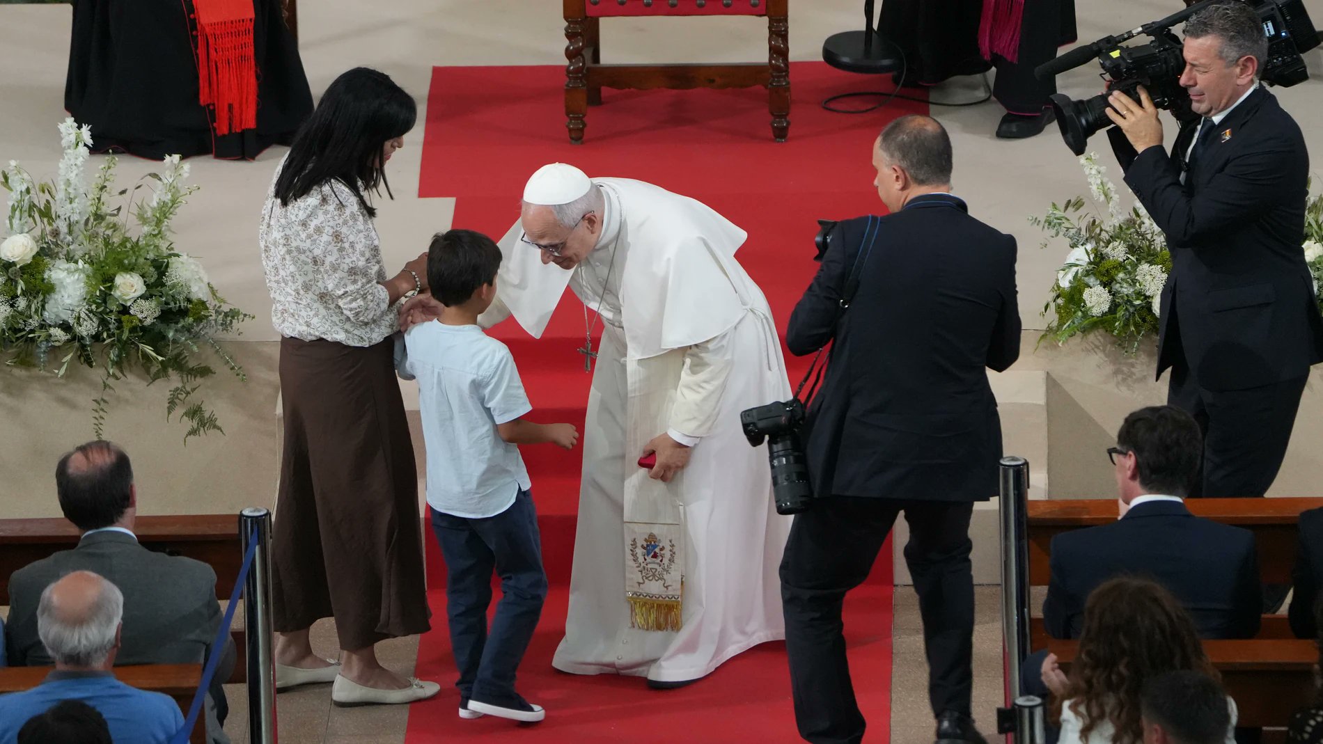 «Ogni bambino è un sogno di Dio»: Leone XIV incontra Renzo a Sant’Agustí