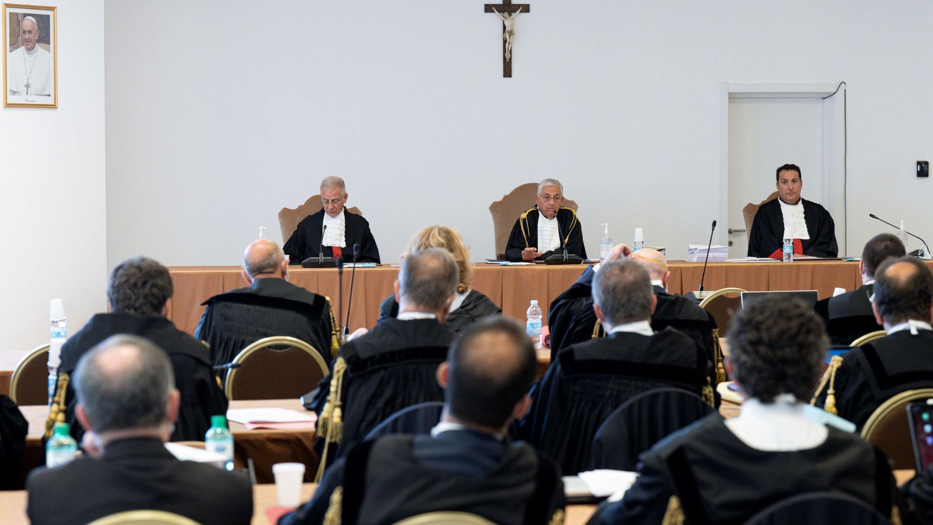 Diddi e Pignatone portano il Vaticano a perdere di credibilità. Lo Stato li ripaga garantendo denaro