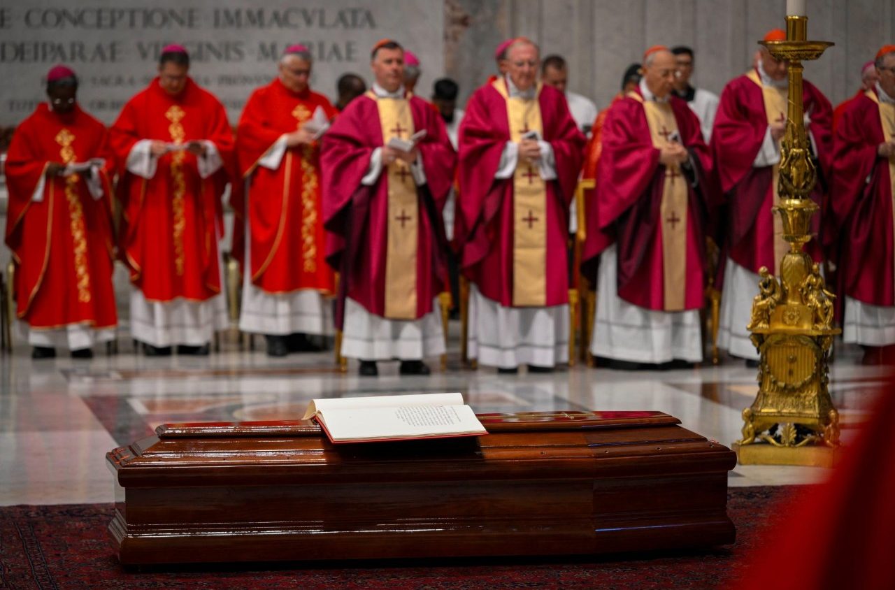 Le prime esequie di Leone XIV da Papa: l’addio al Cardinale Tscherrig