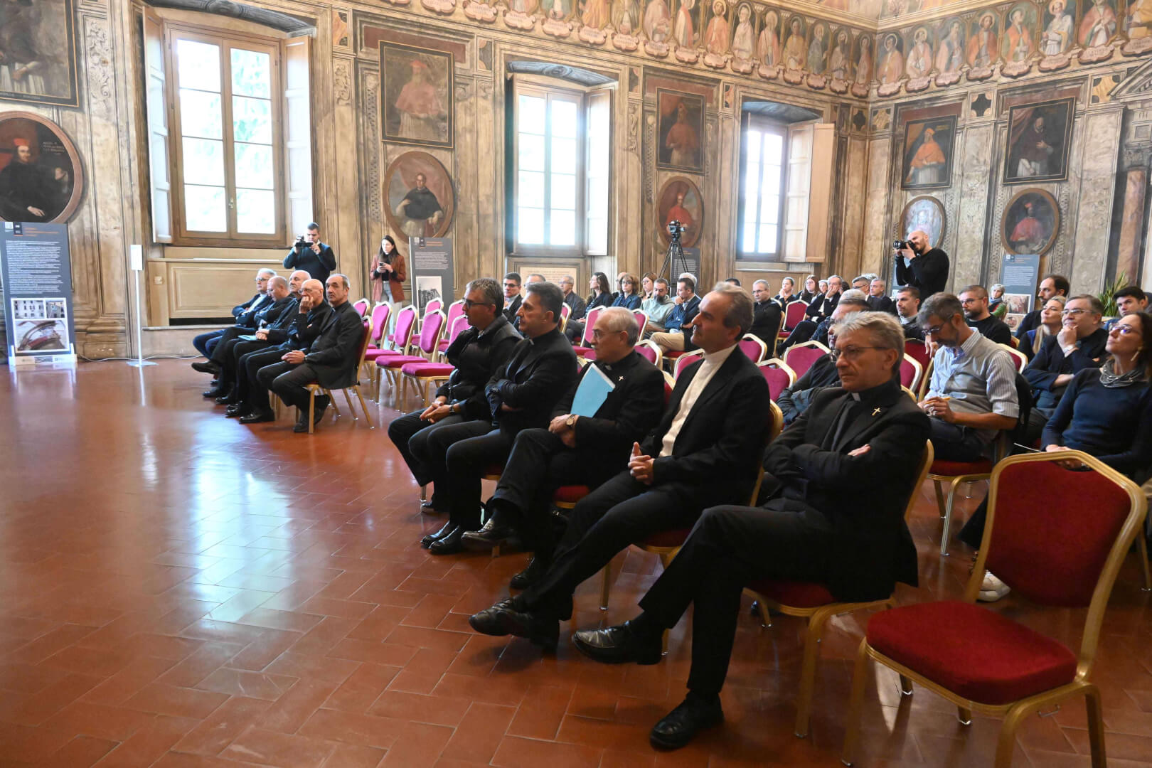 Brescia, la Curia festeggia il compleanno del Vescovo Tremolada