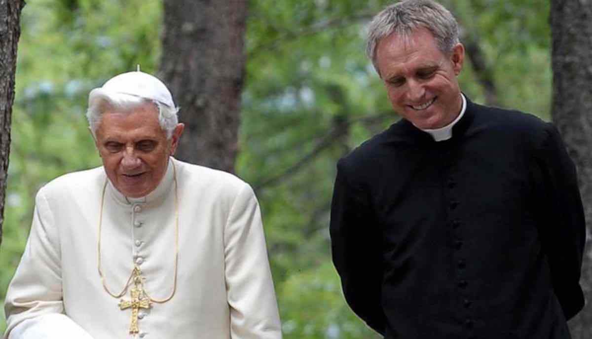 Georg Gänswein termina il suo incarico