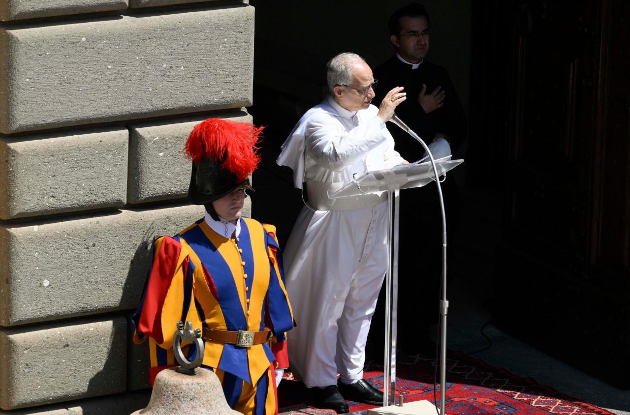 Castel Gandolfo. Leone XIV all'Angelus: "Si fermi subito la barbarie della guerra"