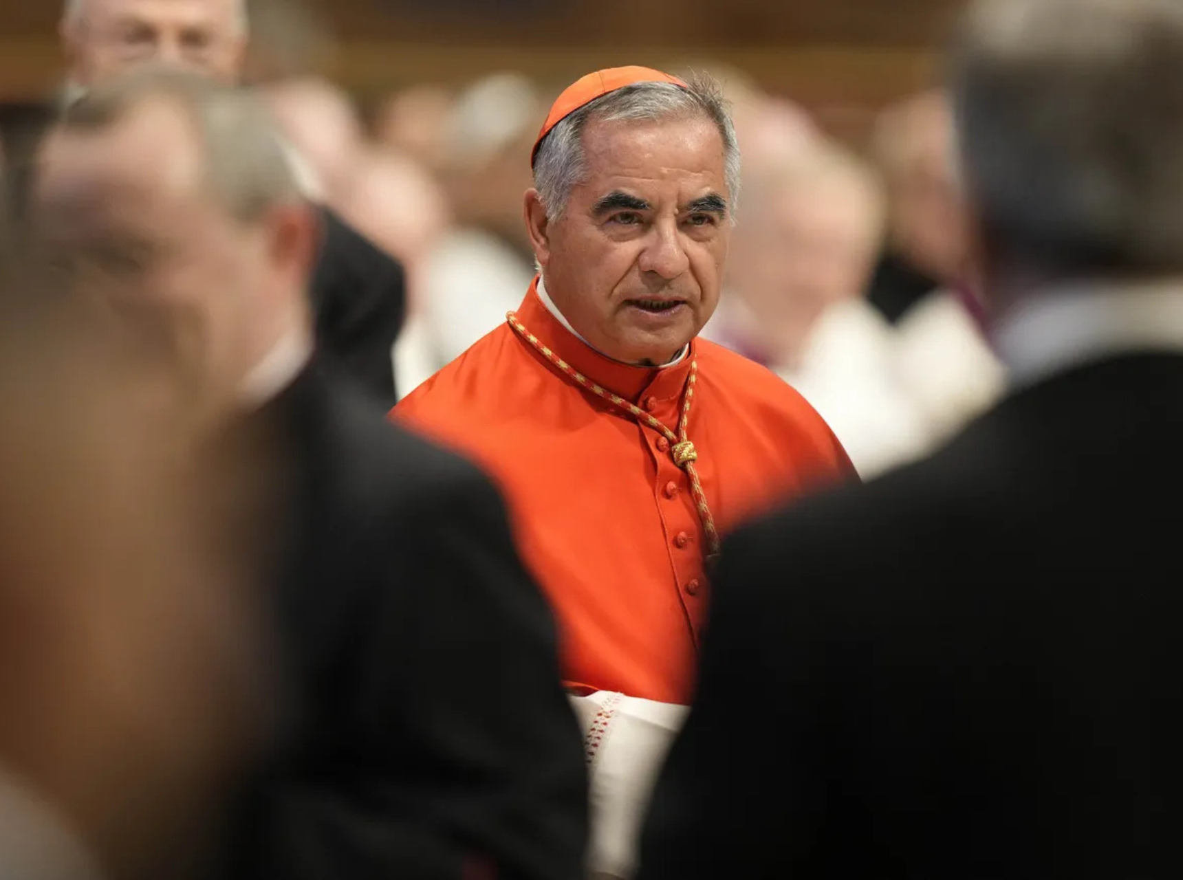 Verso il Conclave. Becciu entrerà in Conclave? Alle Congregazioni sì