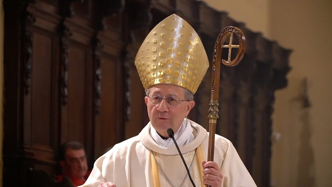 Bruno Forte si congeda da solo: ventidue anni di episcopato e una diocesi lasciata in affanno