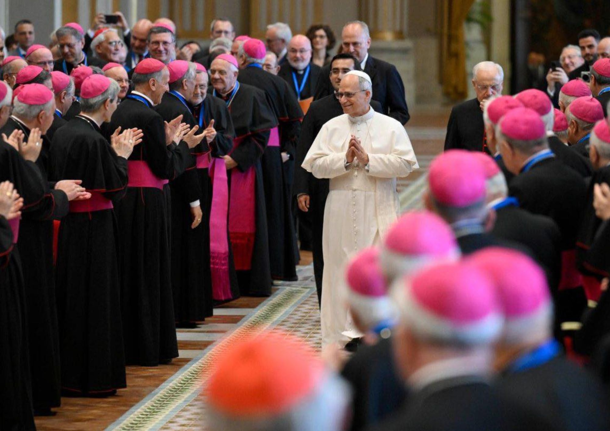 I vescovi giovani? Eterni adolescenti alla guida delle diocesi