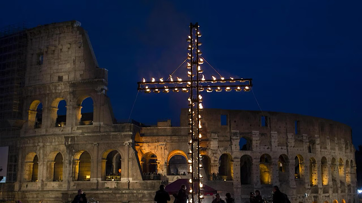 Sulla Via del Calvario con Papa Francesco: la Croce che cambia la vita