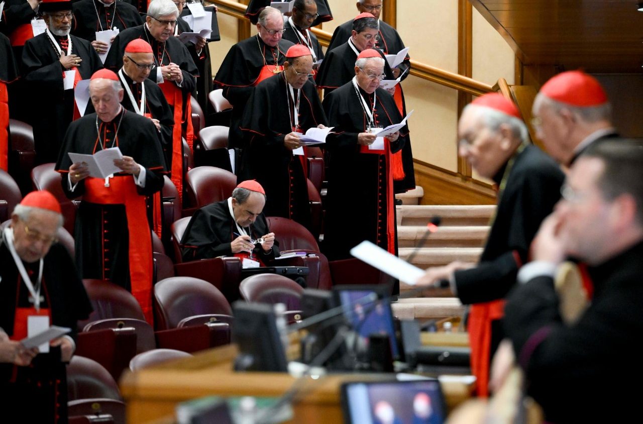 Un cardinale rompe il silenzio: "Serve un Papa uomo di Dio, non di strategia"