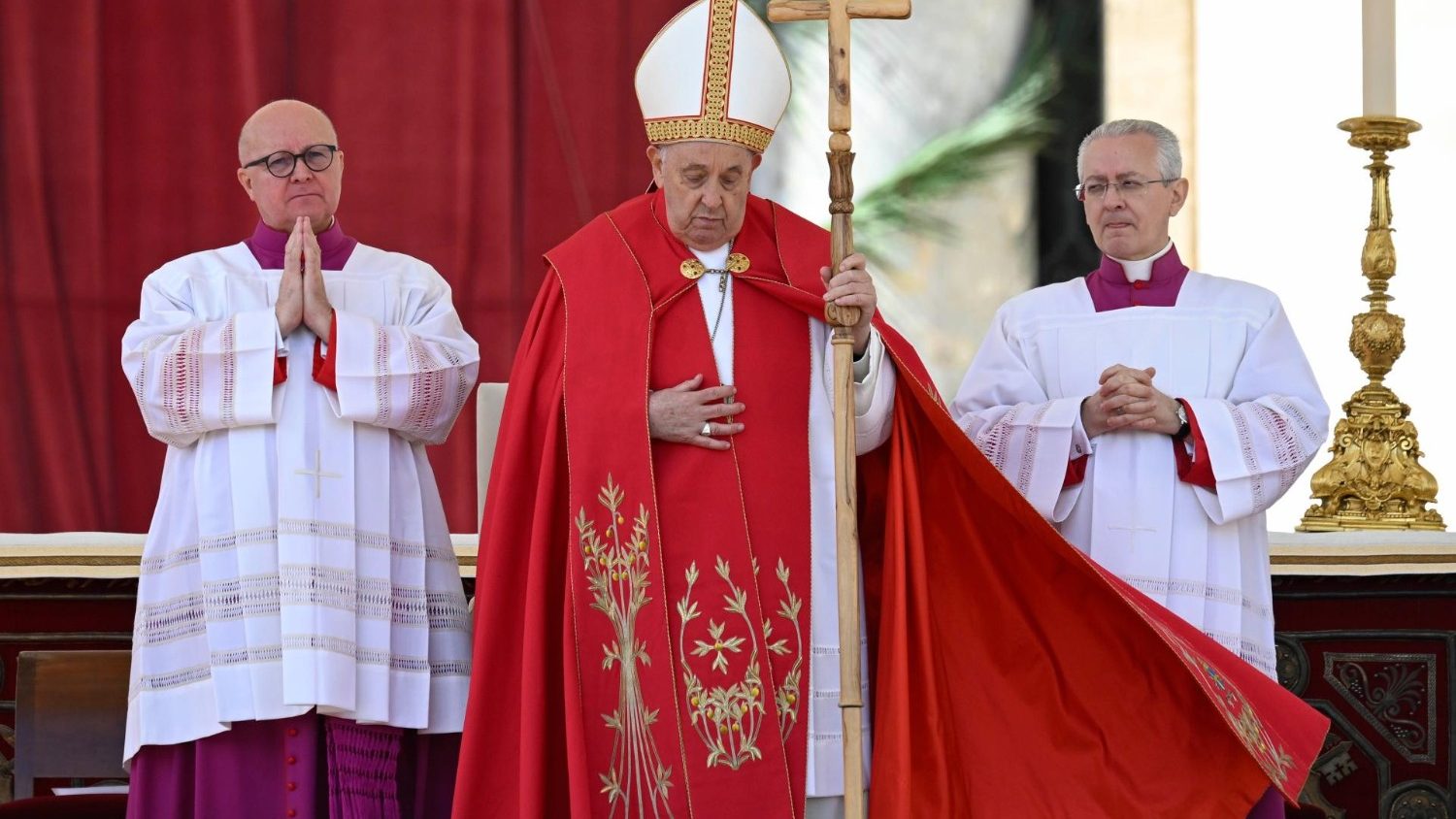 Per le Palme neppure l'omelia. La stanchezza ad libitum del Papa