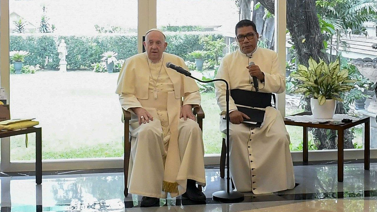Papa Francesco ai gesuiti in Indonesia: «Nel discernimento non siate ipocriti!»