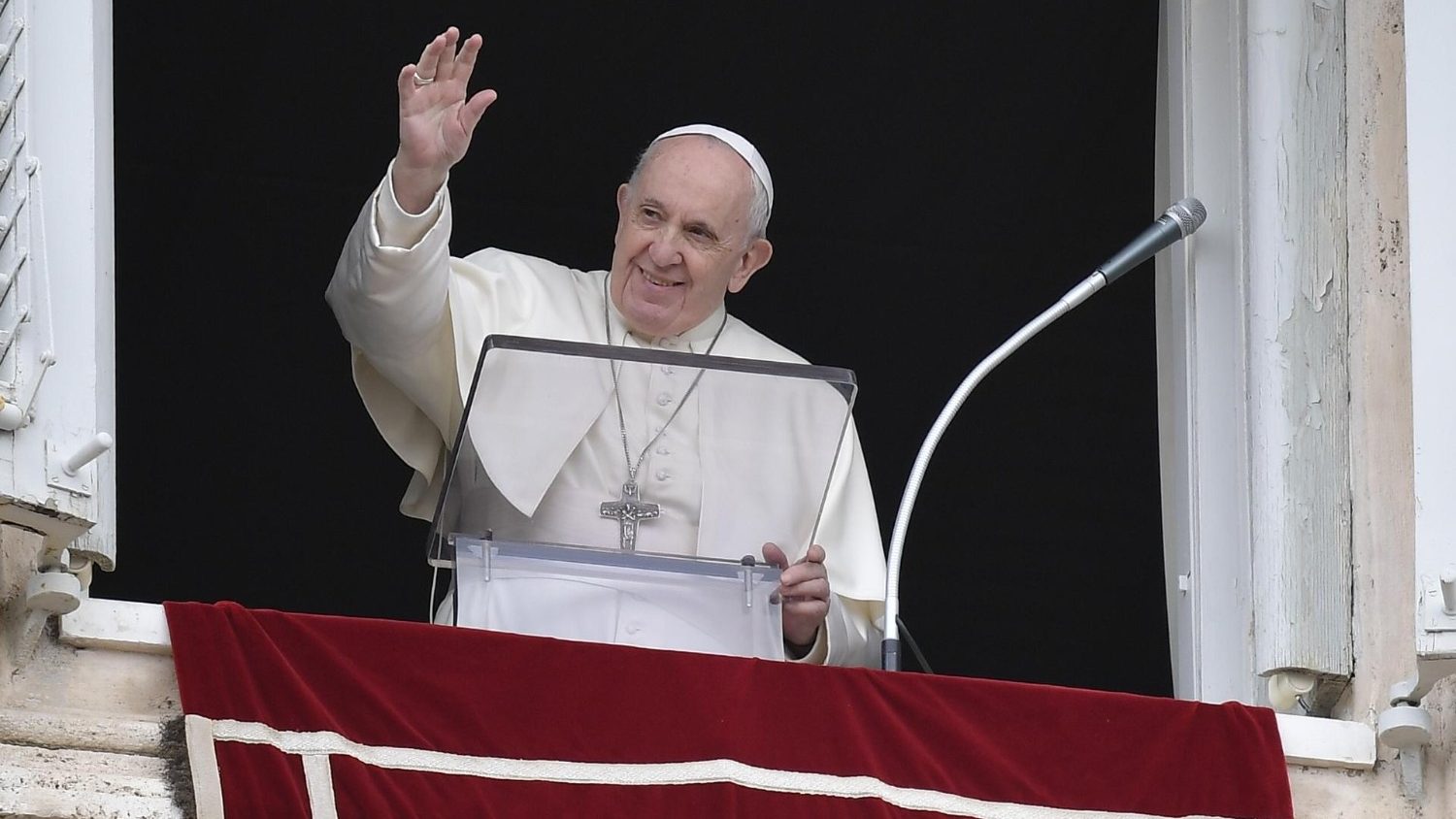 Papa Francesco al Regina Coeli: «Nessuno deve minacciare l’esistenza altrui»