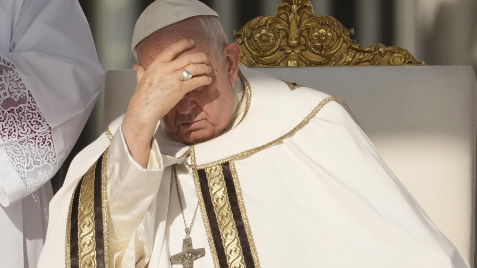 Sinodo: il rischio reale è la papolatria