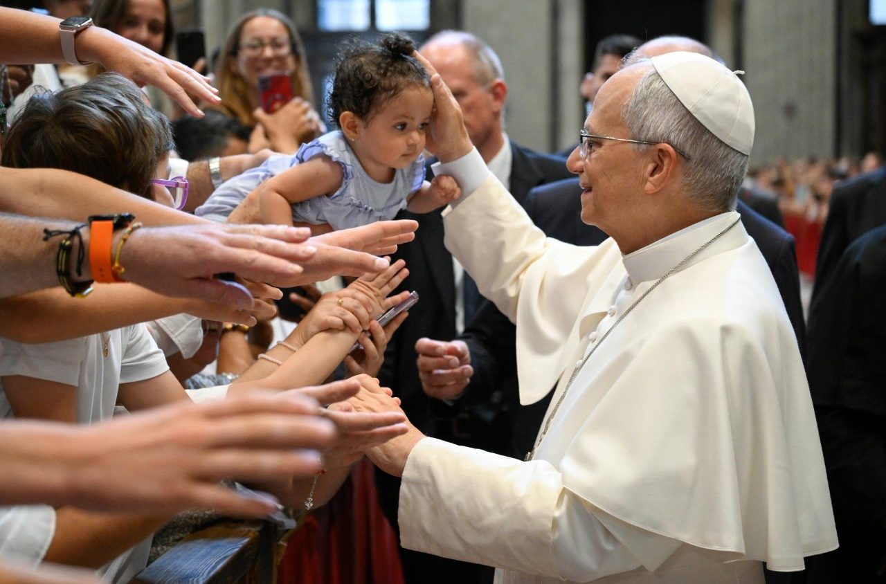 Leone XIV: «Il canto sacro è parte necessaria della liturgia». La musica come «epifania della Chiesa»