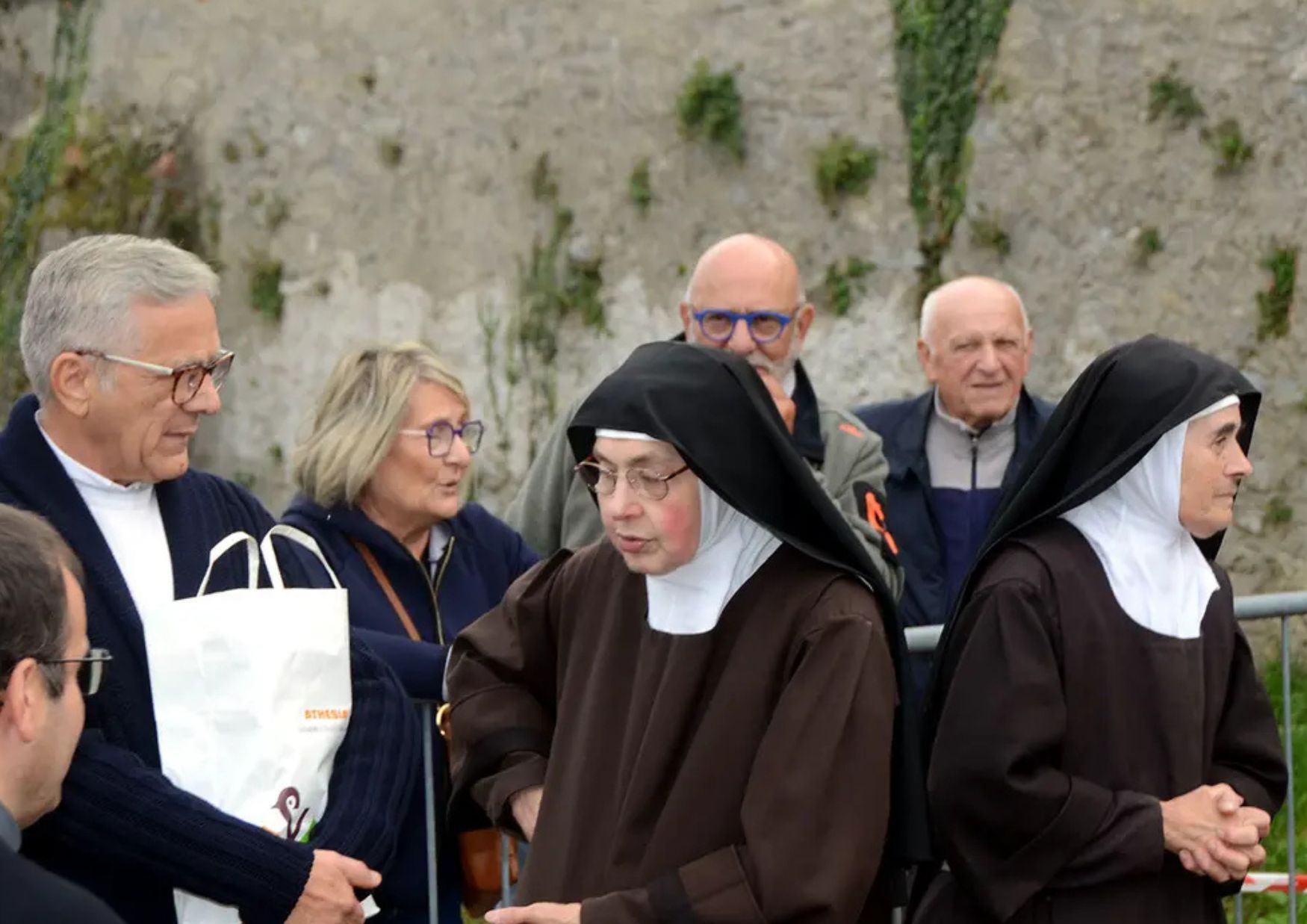 In fiamme il monastero dove fece la prima comunione San Carlo Acutis