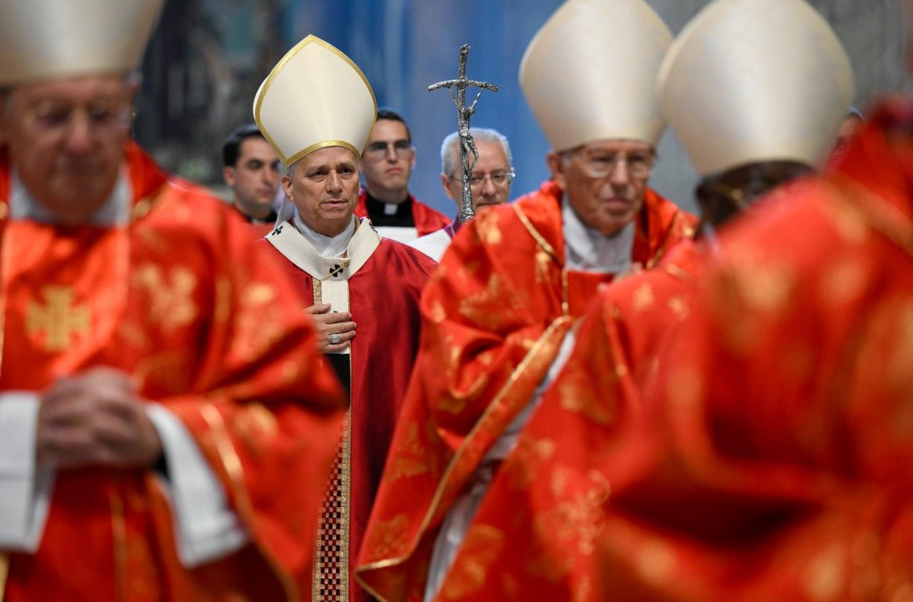 Vaticano. Leone XIV prega per i pastori defunti: “La speranza cristiana trasfigura la morte”