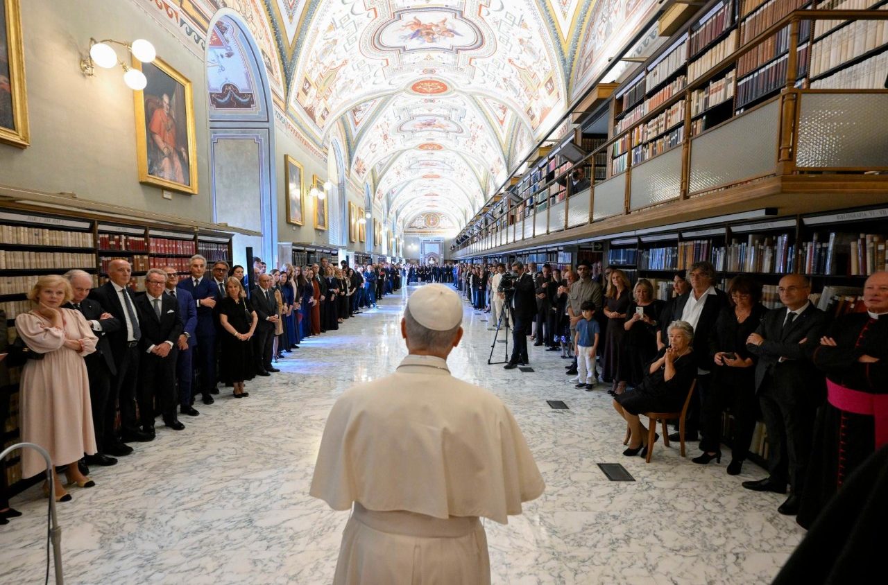 Leone XIV ha visitato per la prima volta la Biblioteca Vaticana