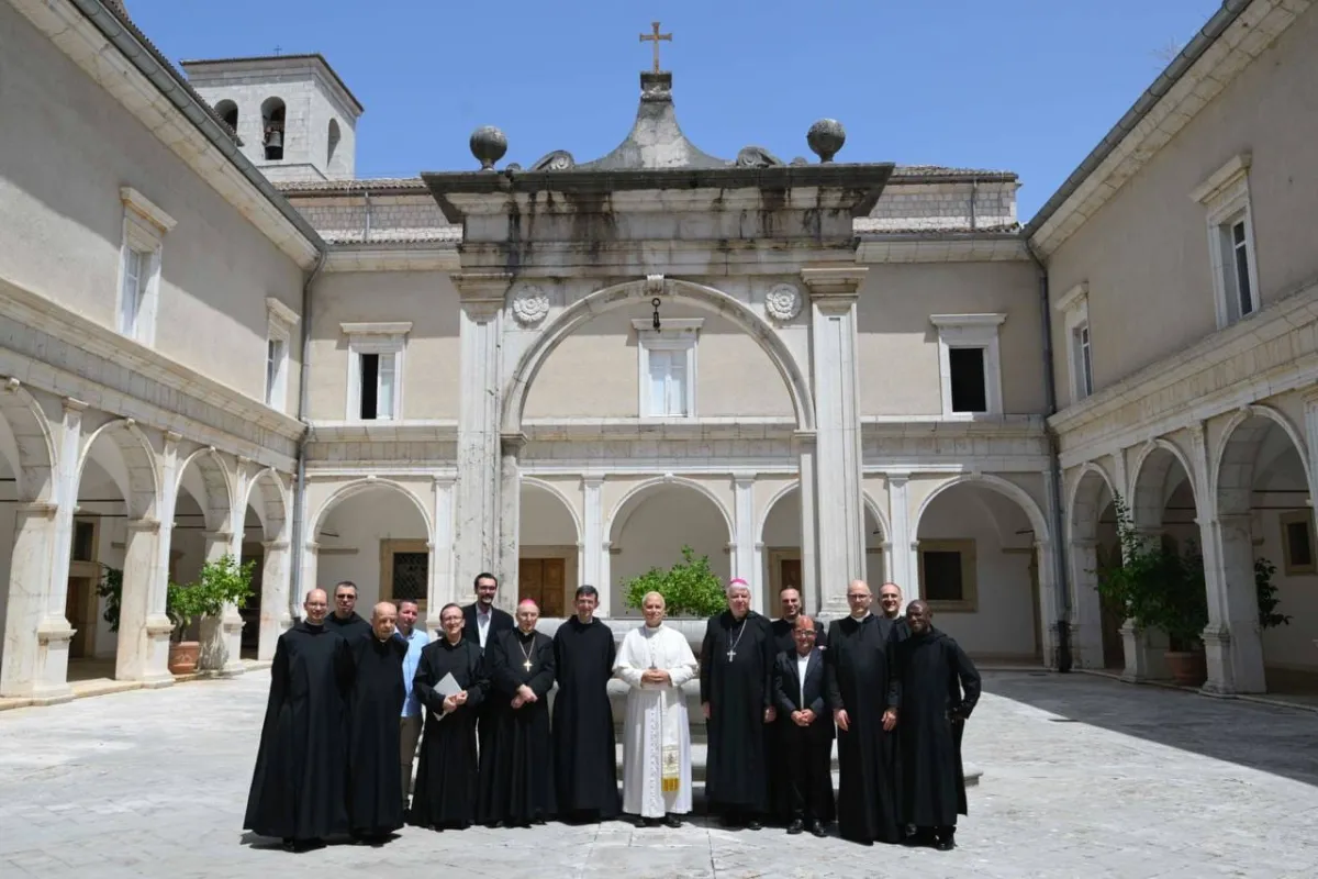 Montecassino: Leone XIV visita a sorpresa quel che resta della comunità