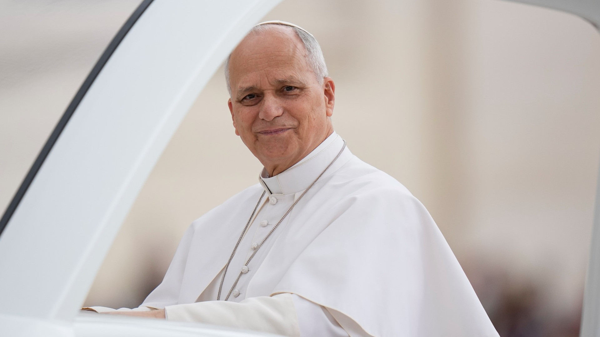 The traditionalist contradiction: they profess obedience, then consecrate bishops without a papal mandate
