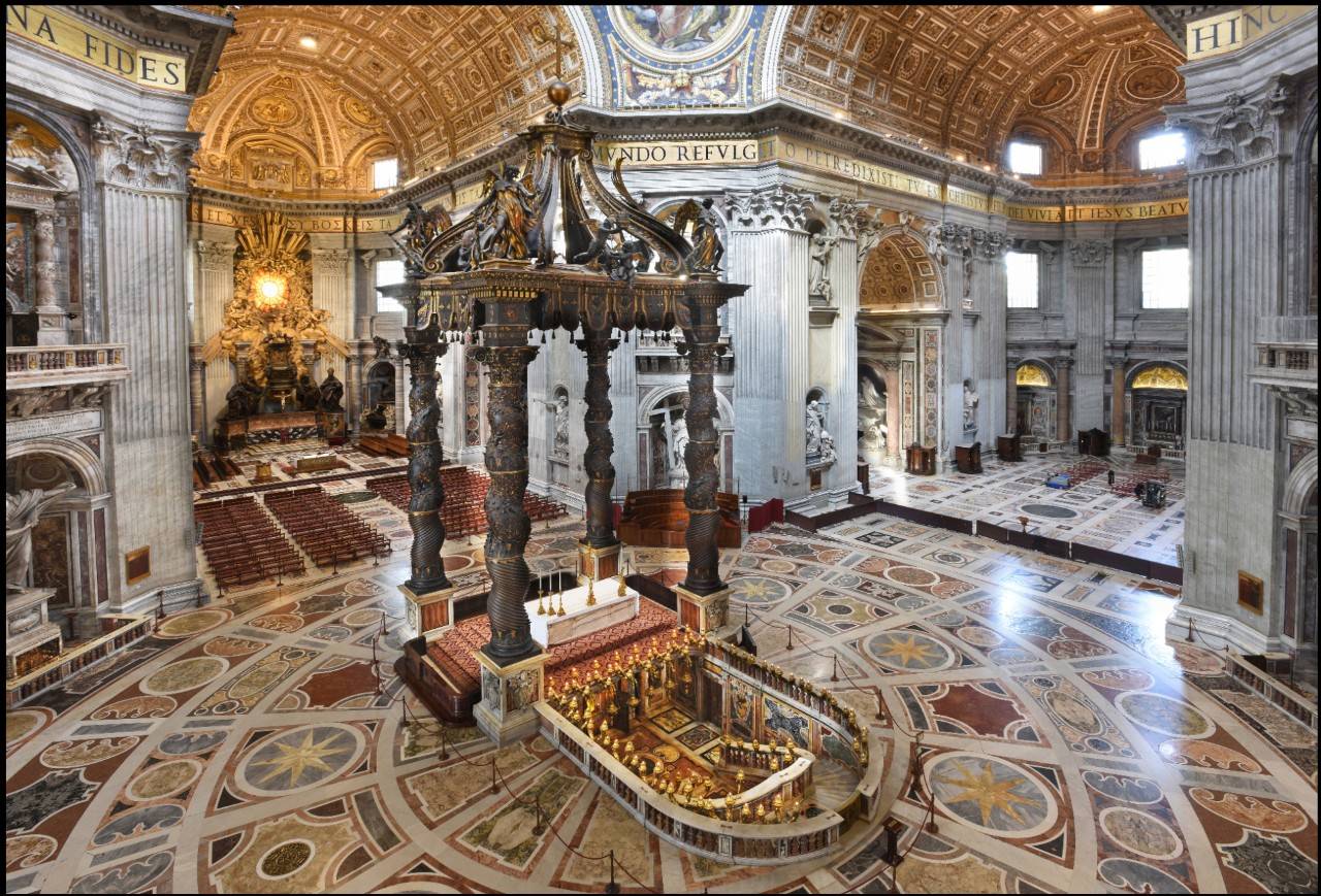 San Pietro, rito di riparazione nel silenzio del Vaticano