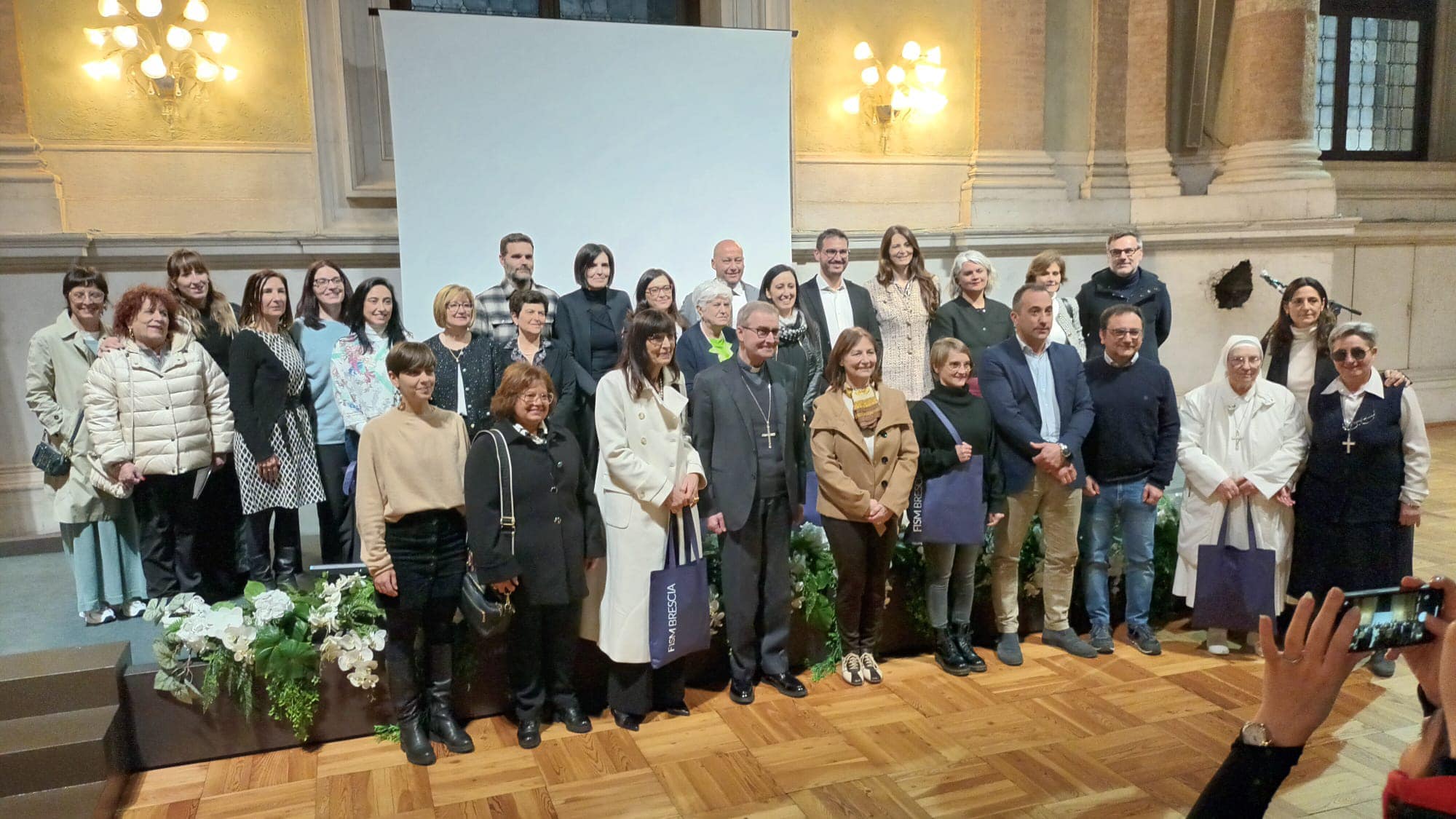 Mons. Tremolada: «Il bambino chiede di essere amato». Un convegno a Brescia