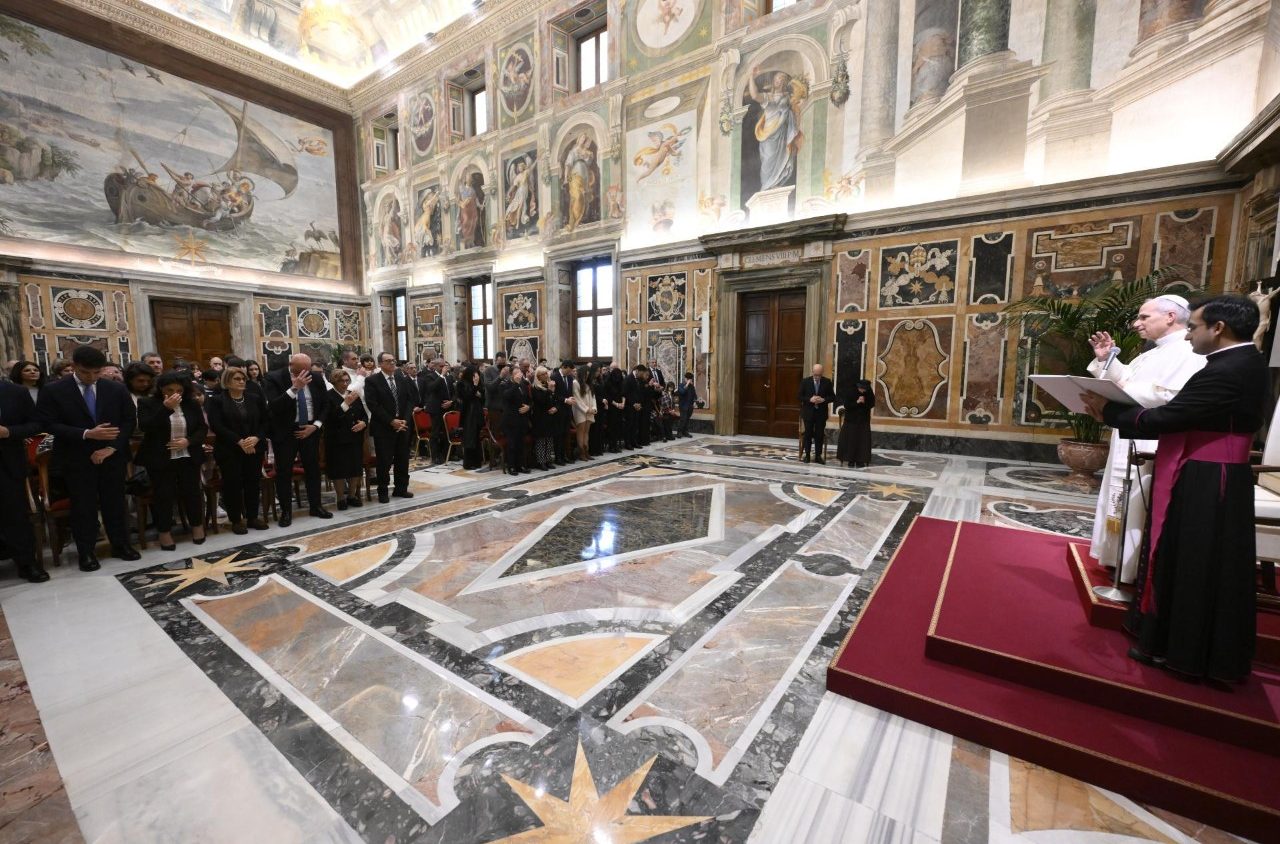 Leo XIV: “St Peter’s Basilica is a sacred place, a temple of contemplation and recollection.” Cardinal Gambetti’s ears must have been burning.