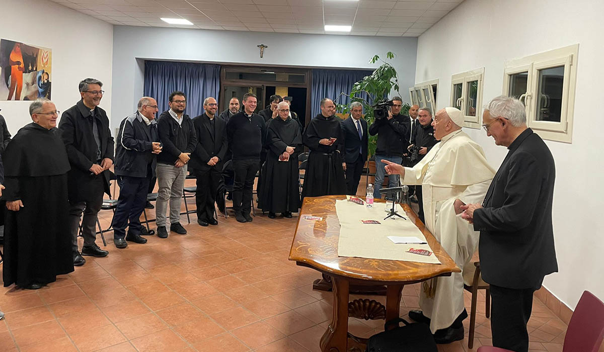 Il Papa si rivolge ai parroci: «Diventate missionari di sinodalità». I preti sono stanchi delle chiacchiere