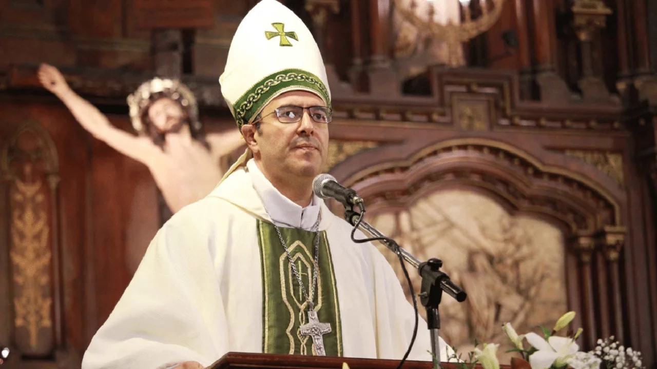 La Plata (Argentina) Il Papa obbliga alle dimissioni il successore di Fernández