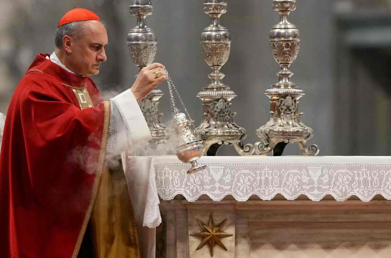 Francesco, l’amore che distrugge: novendiali tra sedie vuote e Capitoli smantellati