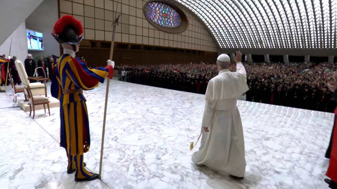 ‘Pace a voi’: la voce di Cristo nel primo appello profetico di Leone XIV