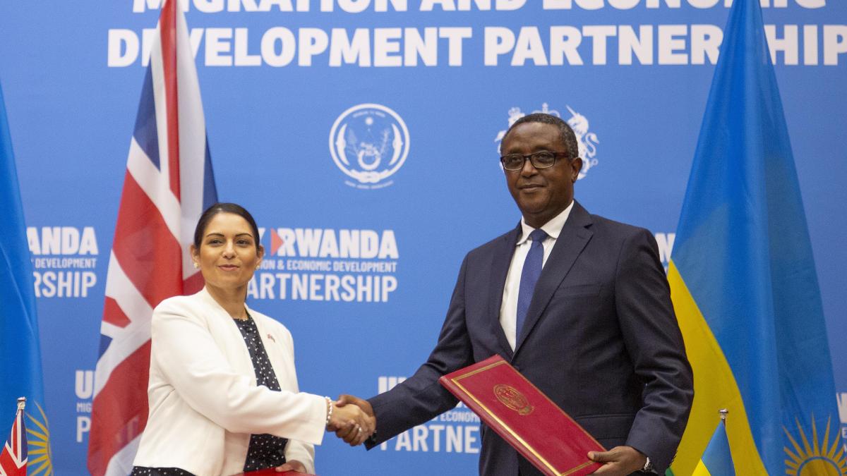 UK e Ruanda rispondono alle critiche sull' accordo per i migranti