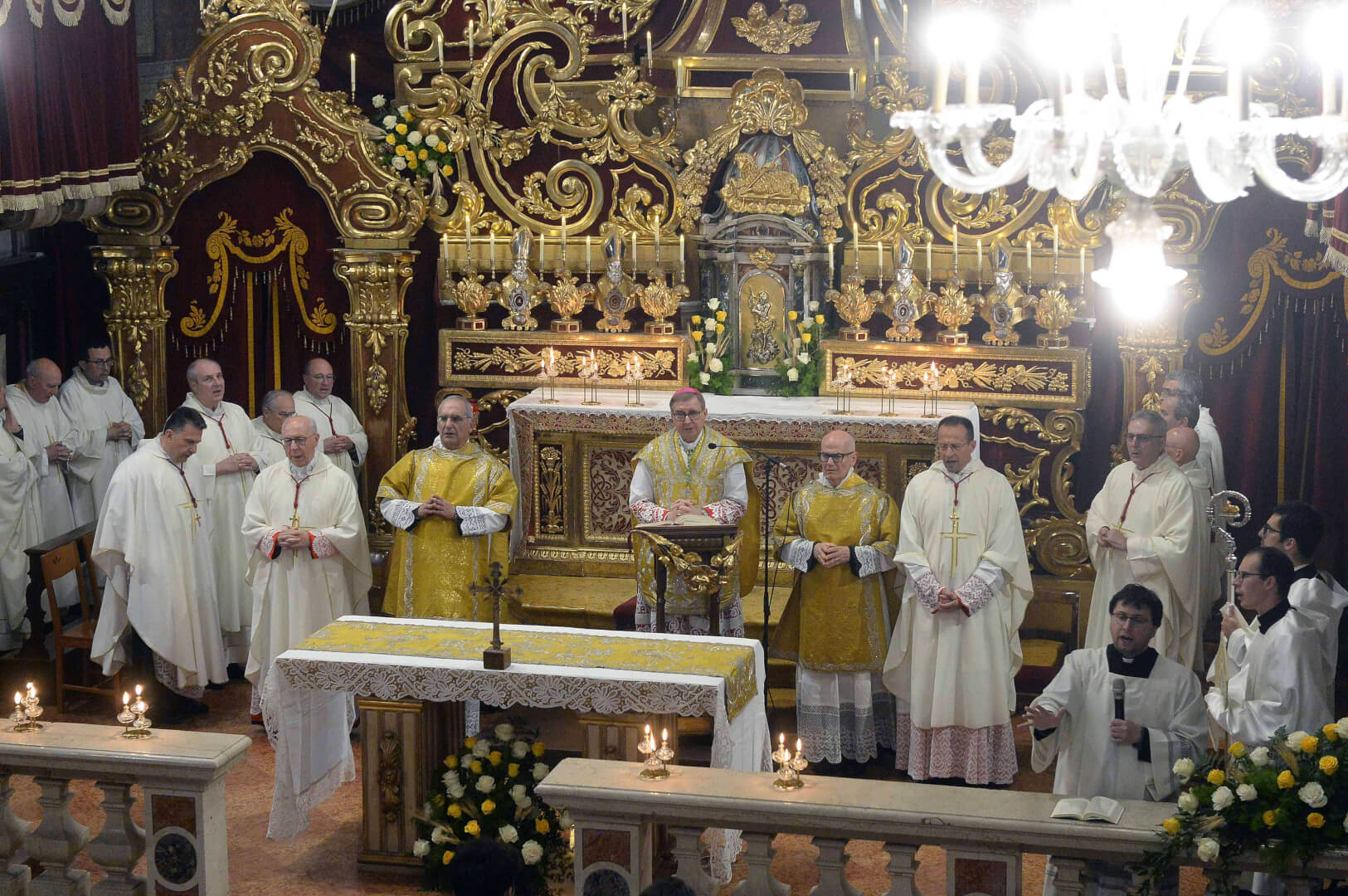 Corpus Domini. Mons. Tremolada: «Il sacrificio ci insegna ad orientare lo sguardo verso l'altro»