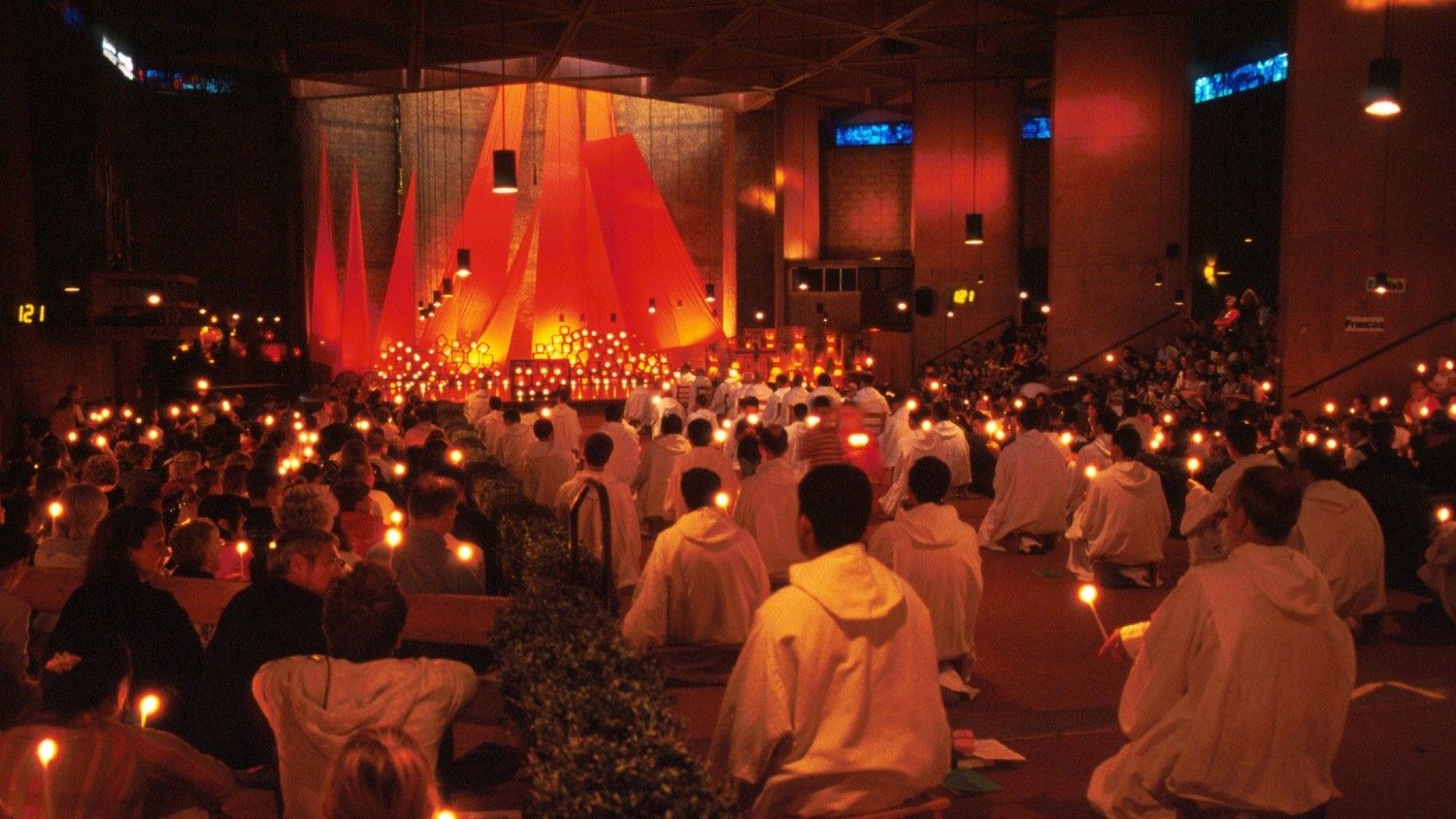 Taizé, il canto che regge la preghiera