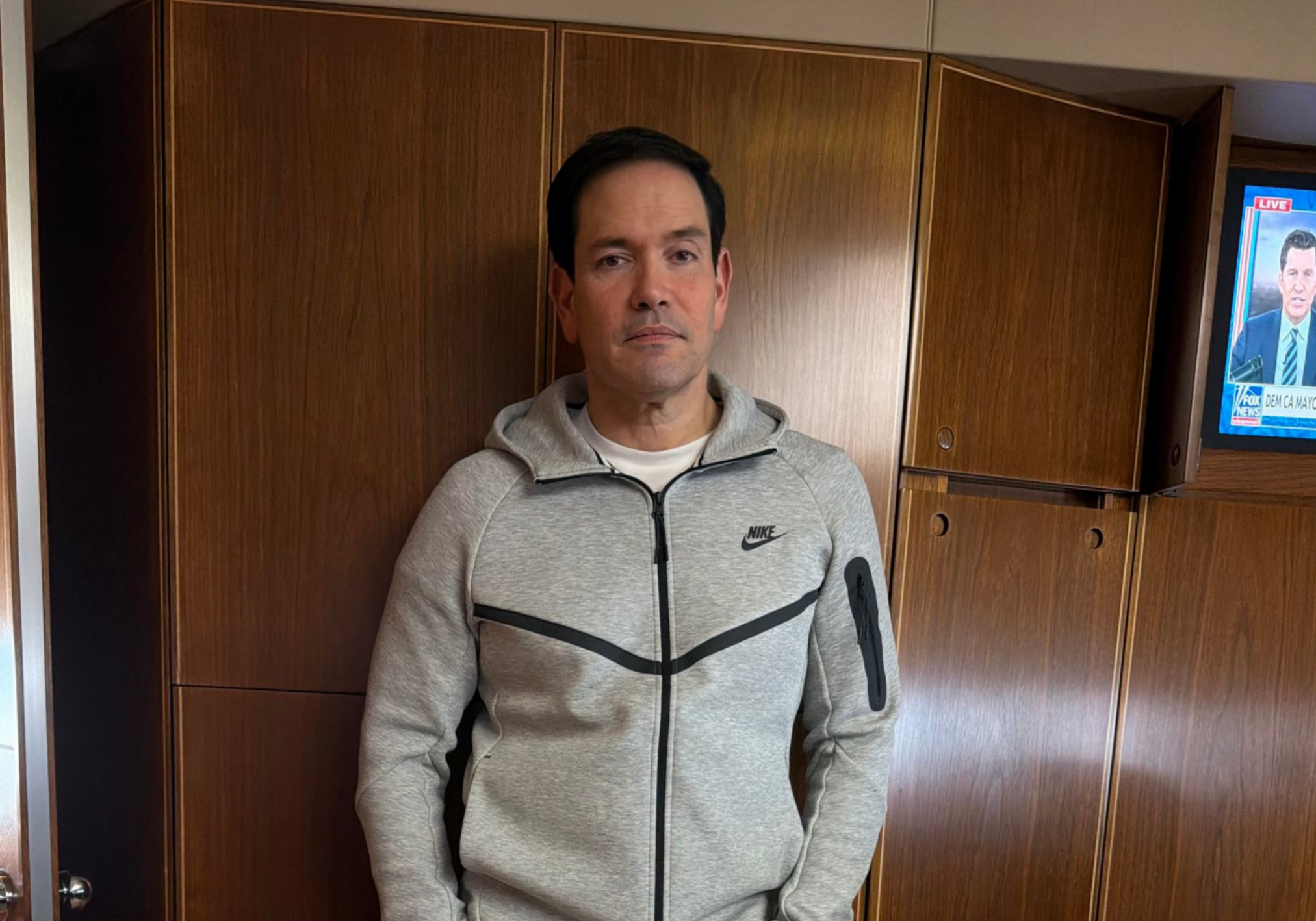 The troll in a prisoner’s tracksuit: Rubio, Maduro’s outfit and the end of an illusion