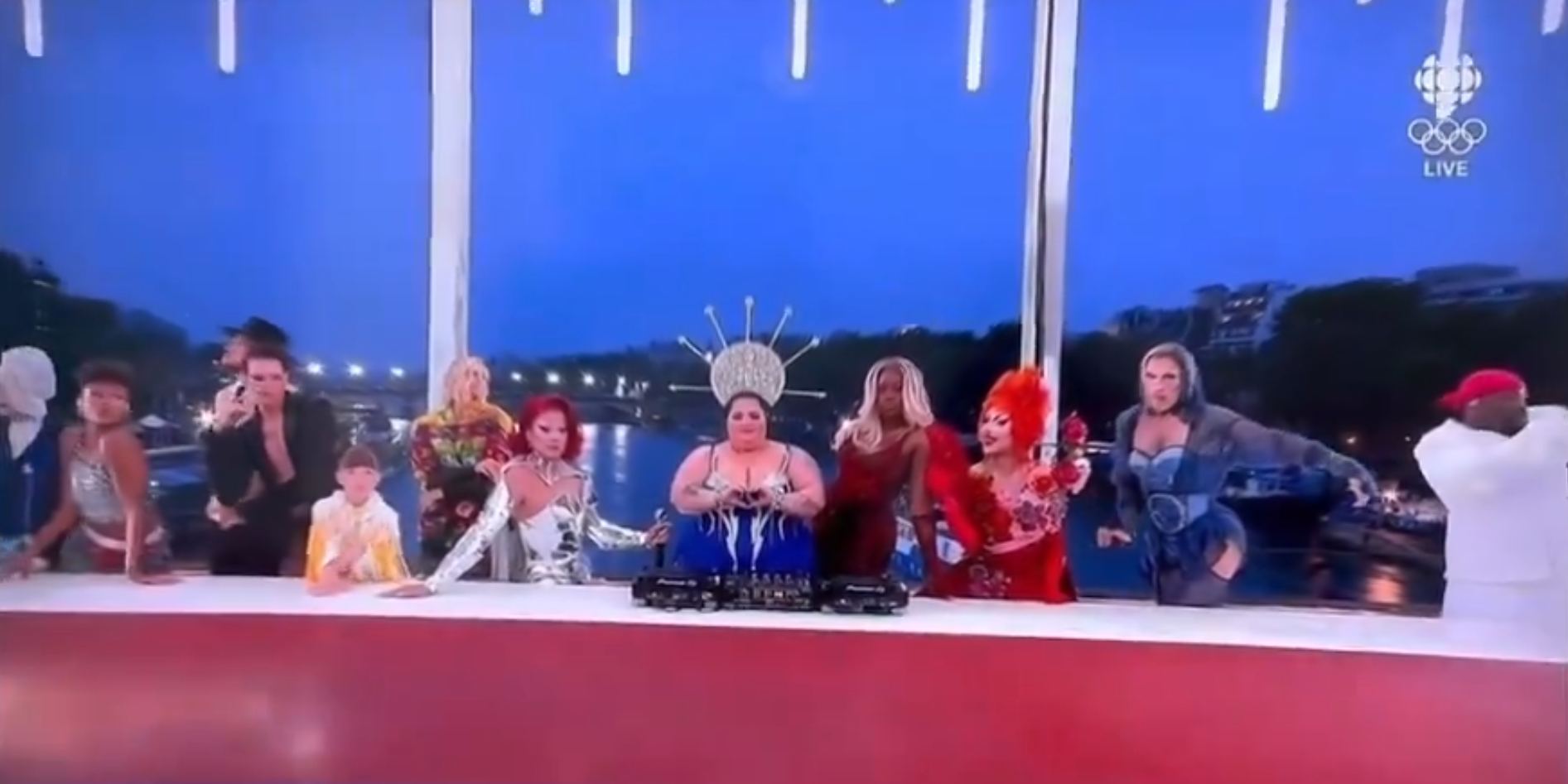 Parigi. Ultima Cena queer all'apertura dei giochi olimpici. Rispetto per tutti, tranne che per i cattolici