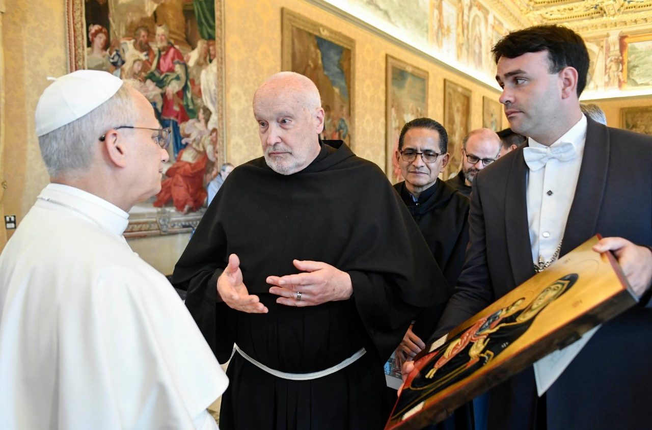 Leone XIV ai consacrati: "nella barca della Chiesa, tutti abbiamo fenditure"