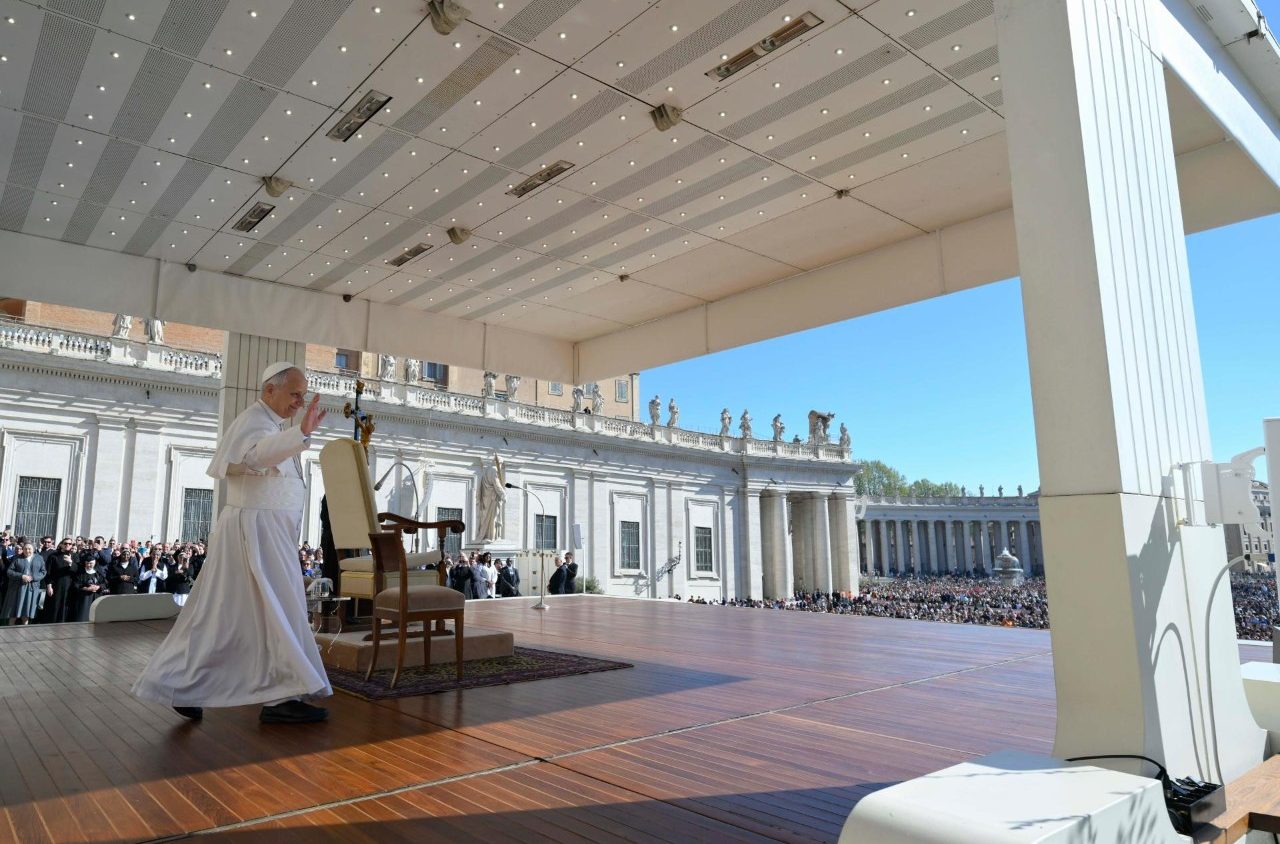 Udienza Generale. Leone XIV: la santità riguarda ogni battezzato, la pace passa dal negoziato
