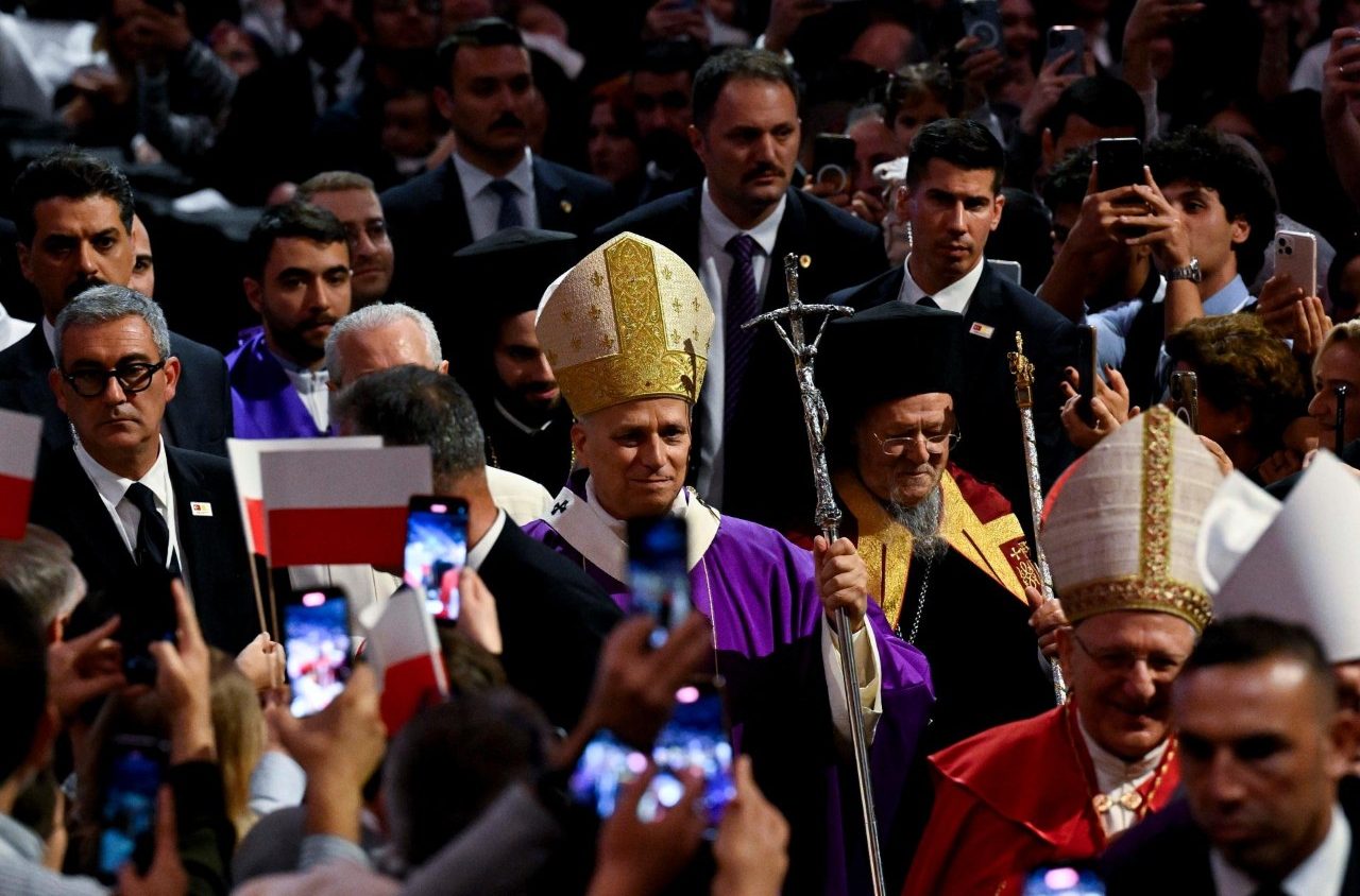 Istanbul. Leone XIV e i tre ponti dell’unità: dentro la Chiesa, tra le Chiese, con le altre religioni