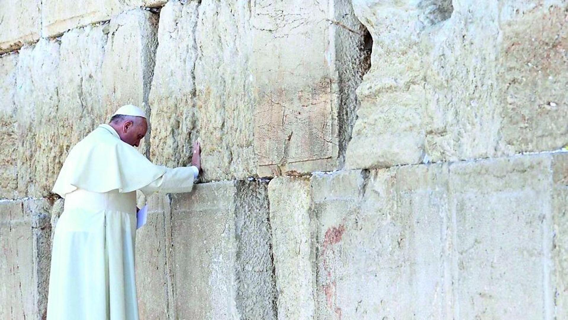 Il Papa: «Indagare se a Gaza c'è genocidio». Smentito Matteo Bruni