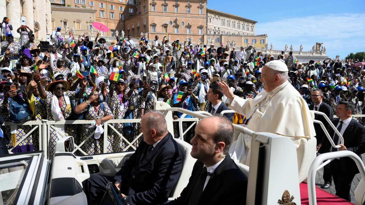 Udienza Generale. Papa Francesco: «La maggior parte di questi morti, potevano essere salvati»