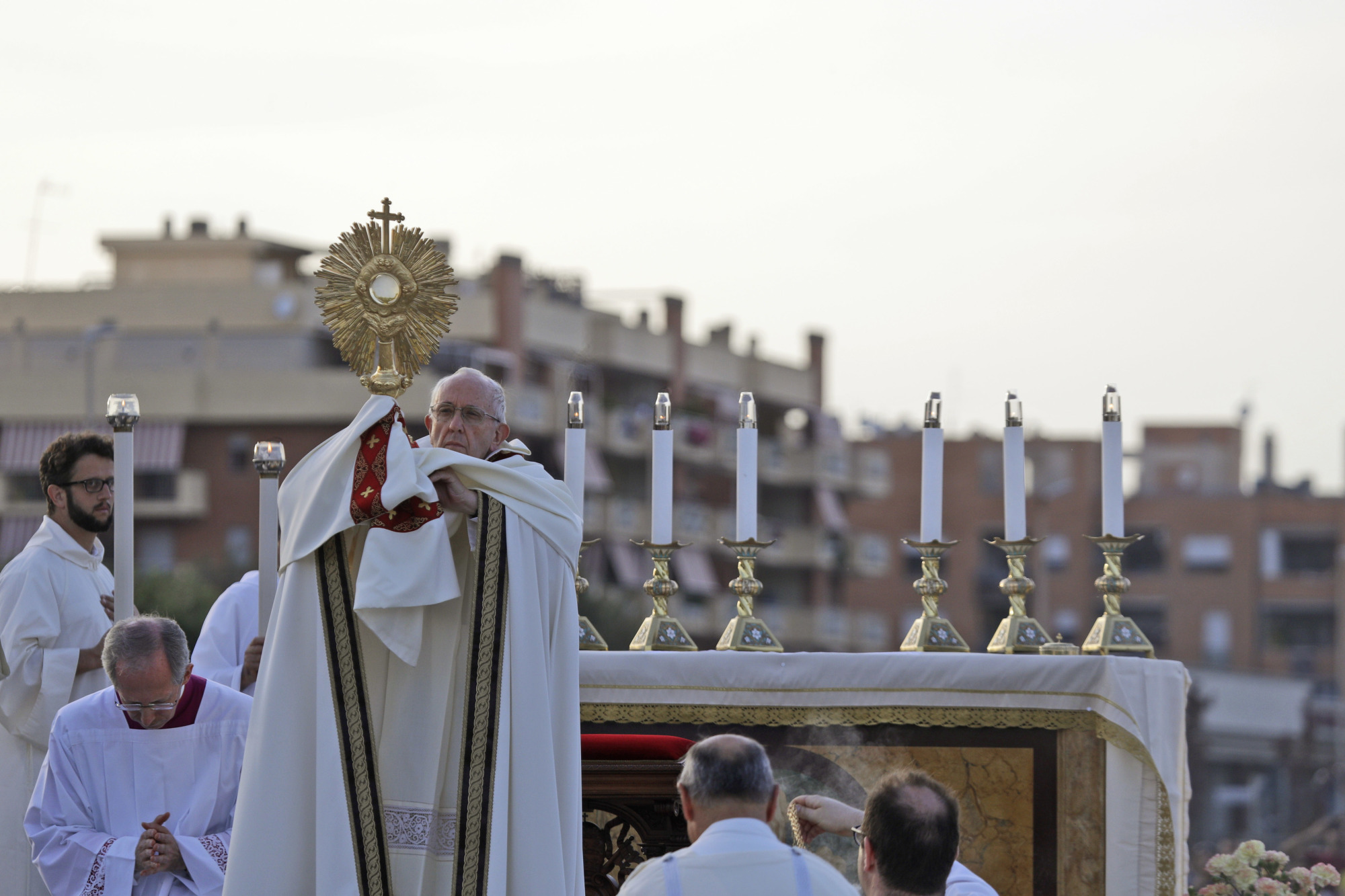 Corpus Domini. Francesco torna a presiedere in S. Giovanni in Laterano