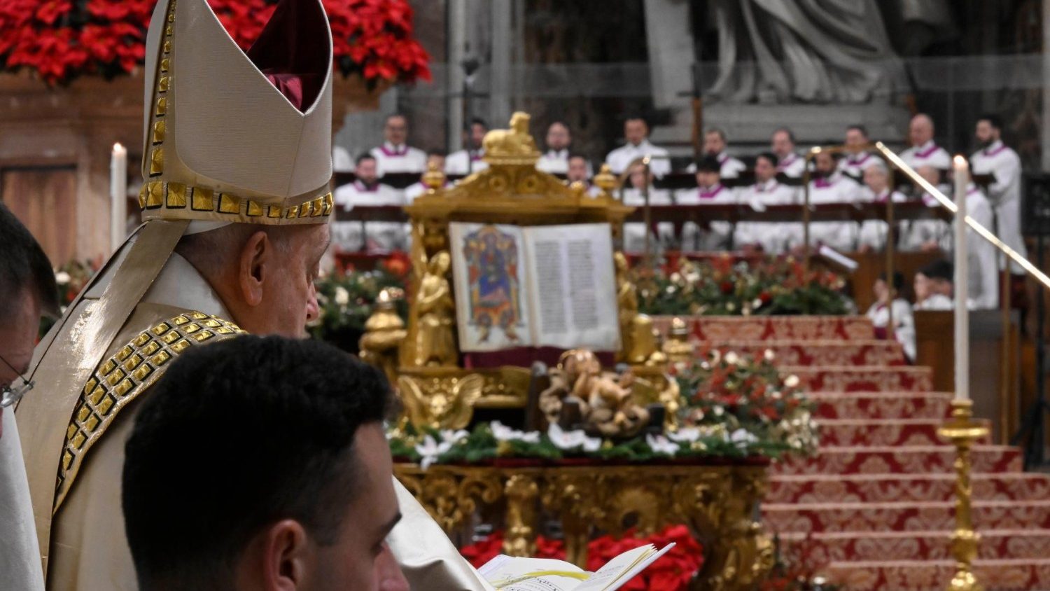 Te Deum. Papa Francesco: «Cambiare significa permettere a Dio di cambiare in me ciò che non è umano»