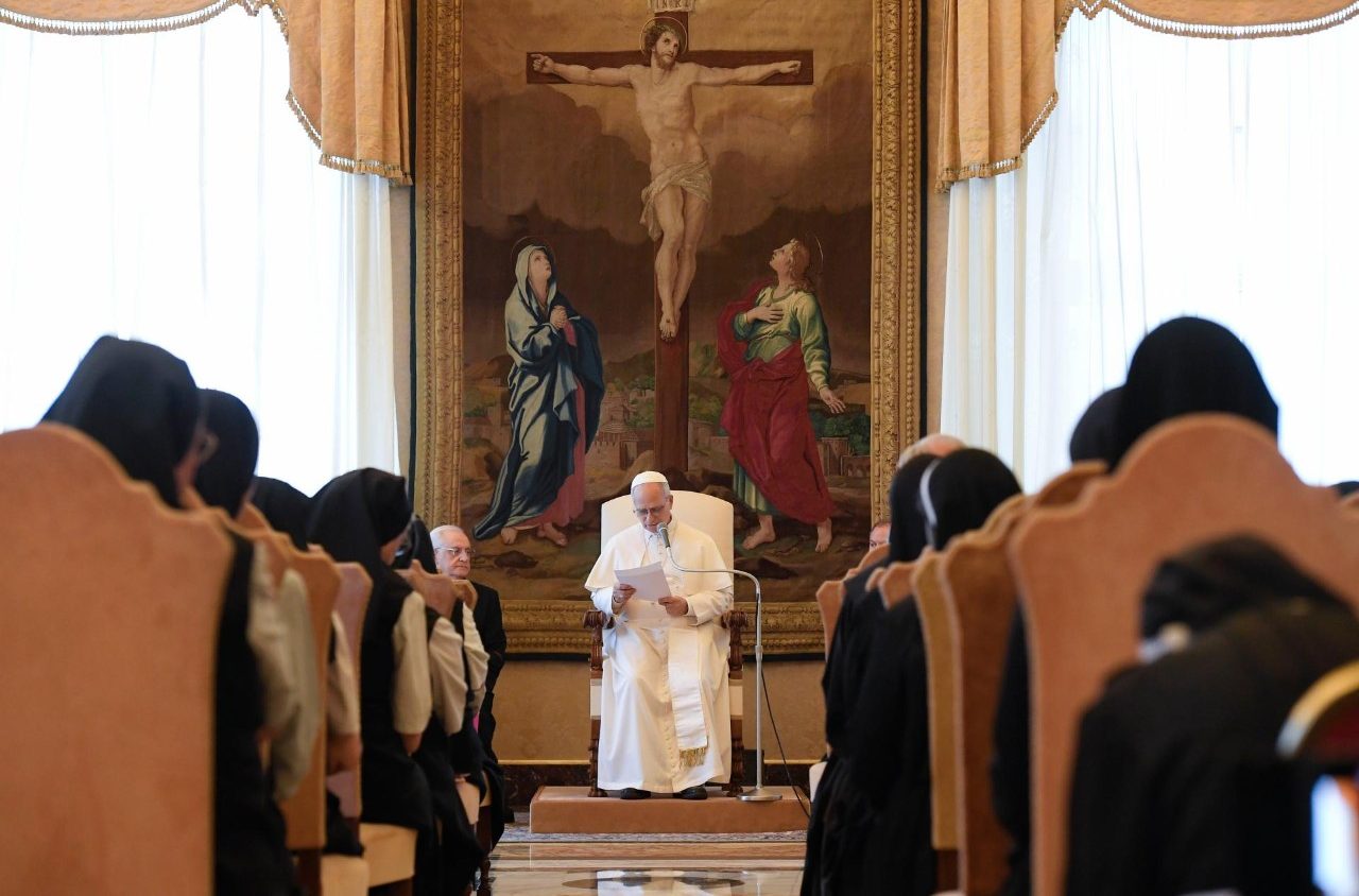 Leone XIV alle religiose: "Sostenere, promuovere e incoraggiare la famiglia"