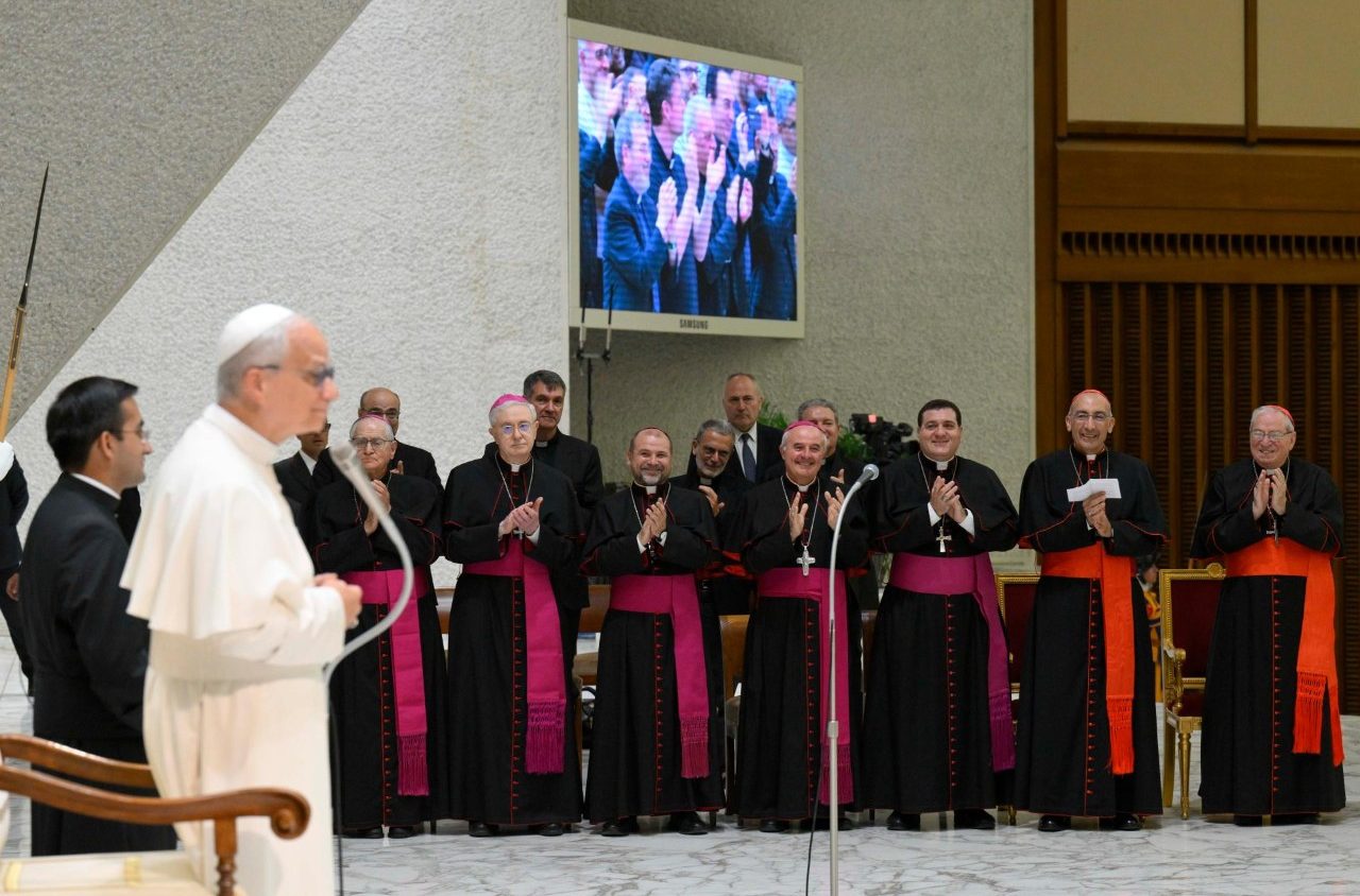 Leone XIV al clero di Roma: «Grazie per la vostra vita donata». Unità, esemplarità, profezia: il triplice invito del Papa ai suoi preti