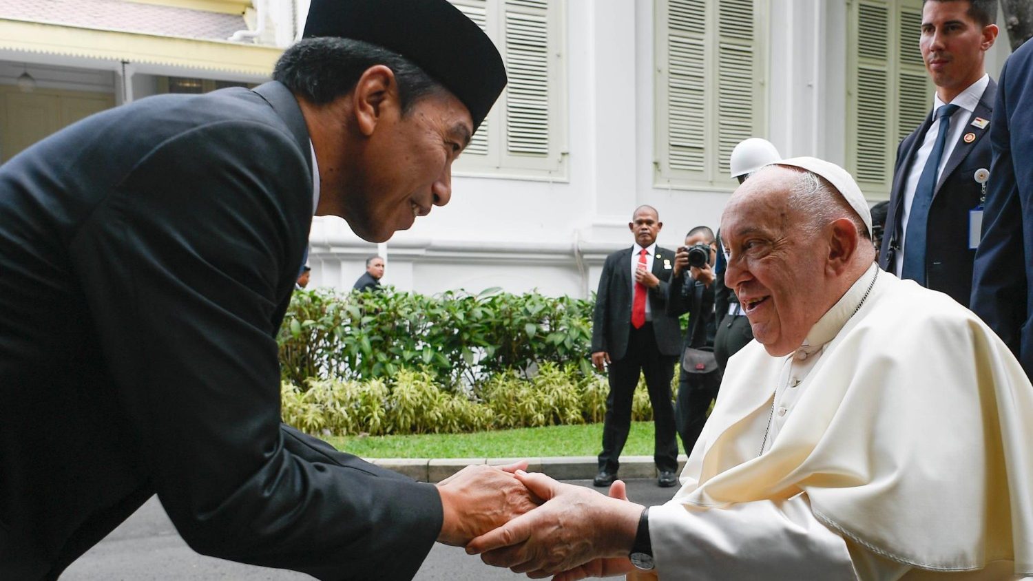 45° Viaggio Apostolico di Papa Francesco. Il primo giorno in Indonesia