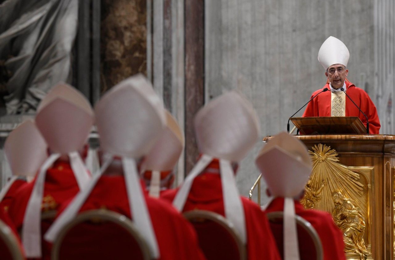 The Sermon of Discord: Politics and Ambitions Over the Body of Pope Francis