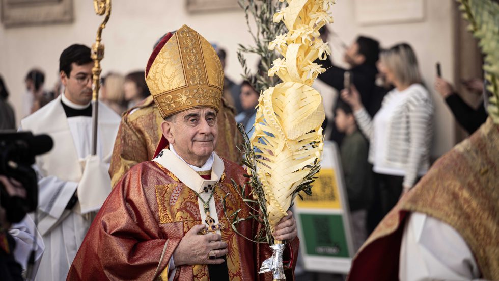 Domenica delle Palme. Delpini in Duomo: «Disponiamoci a contemplare la gloria di Gesù crocifisso»