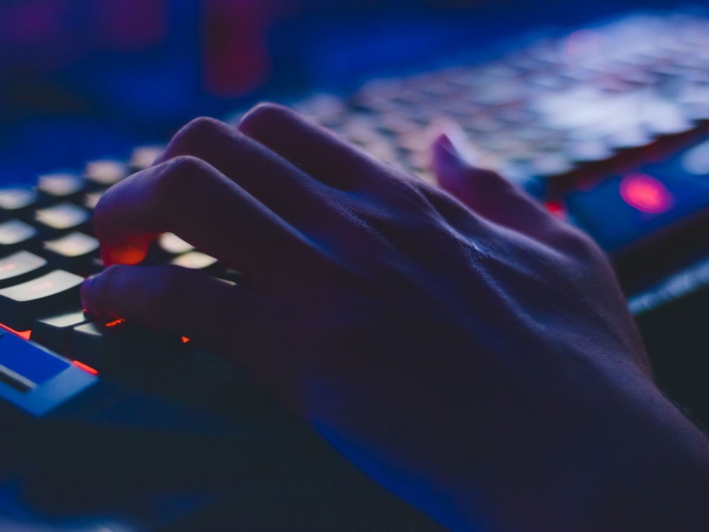 Giallo in Vaticano. Spie e accessi abusivi ai danni di vescovi e cardinali