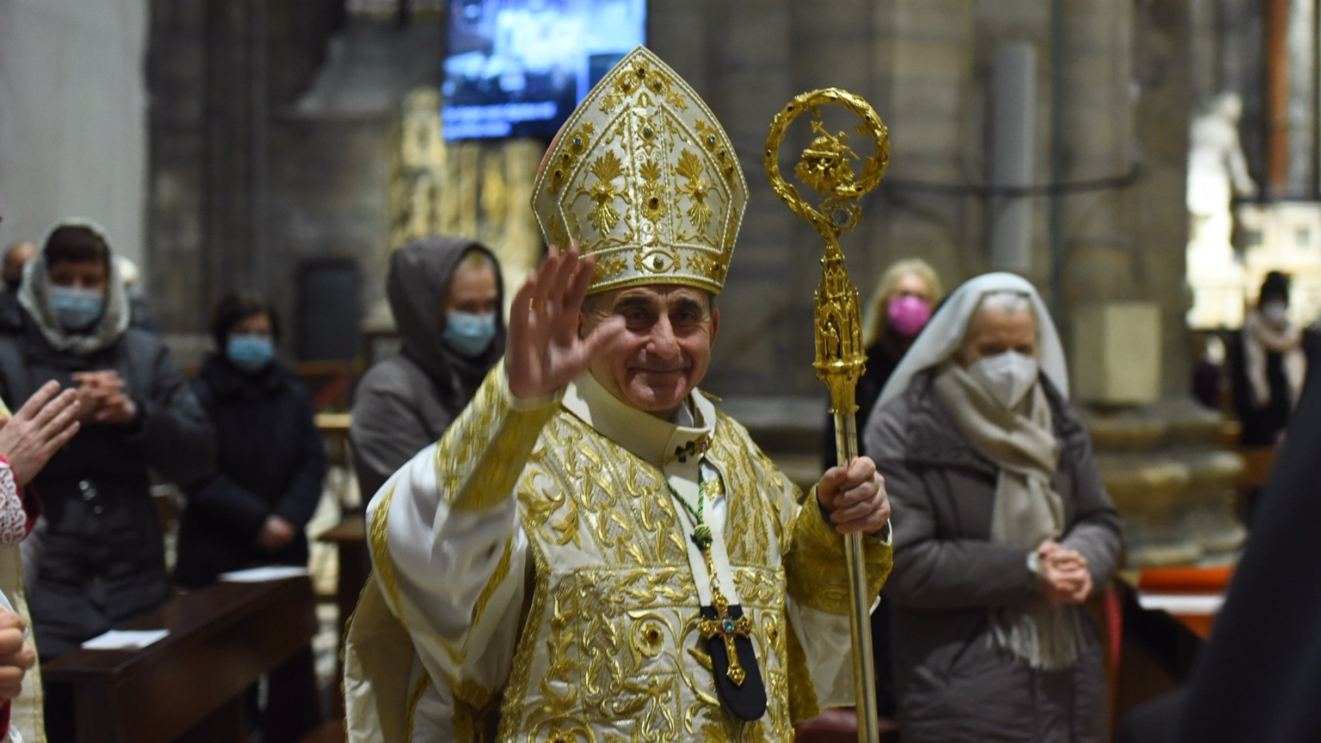 Milano. Delpini in Duomo per l'Epifania: «La Chiesa dalle genti cammina nella speranza»